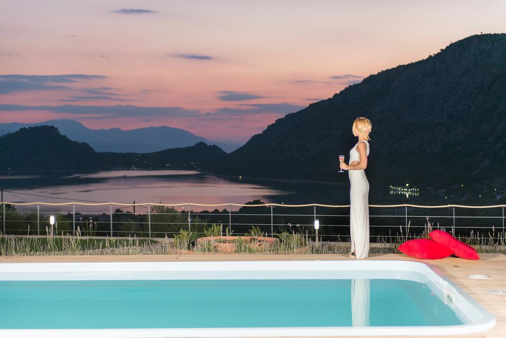 Villa Armonia Vouliagmeni insjö Rum bild