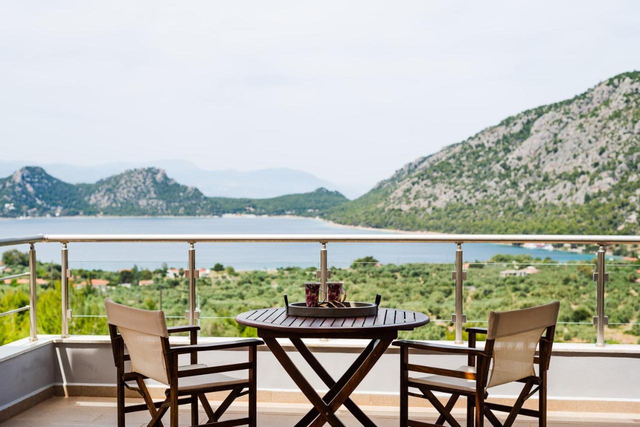 Villa Armonia Vouliagmeni insjö Exteriör bild